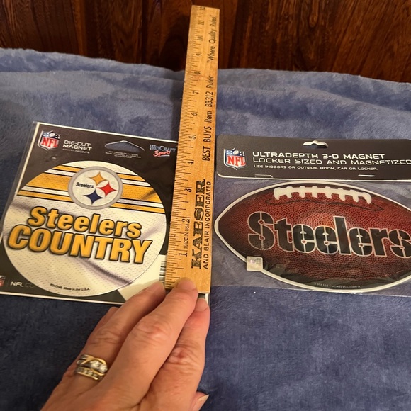 Pittsburgh Steelers Bundle, includes 2 indoor/outdoor magnets & noise maker, new - Picture 6 of 8
